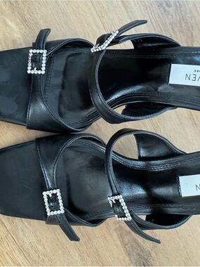 Black Rhinestone Buckle Strappy Sandals